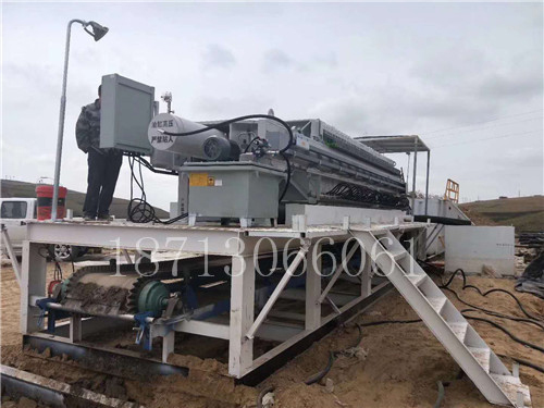 你知道板框壓濾機(jī)是怎樣脫水的嗎？